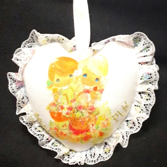 HandMade Cross Stitch 2022 Precious Moments Pillow Heart Ornament - Picture 1 of 3